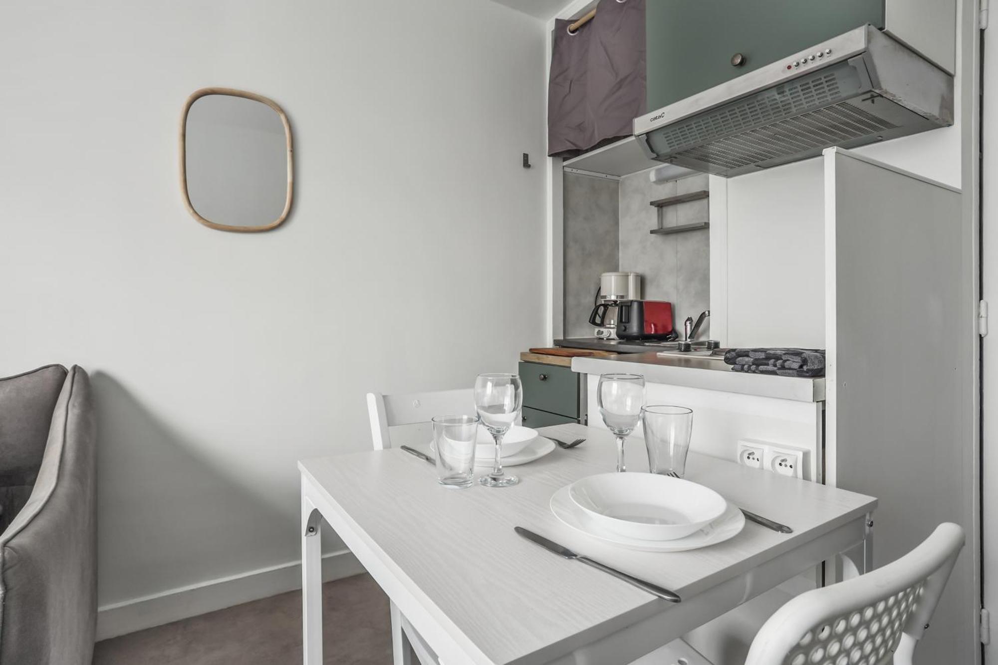 Comfortable Studio Dowtown Корбей-Есон Екстериор снимка