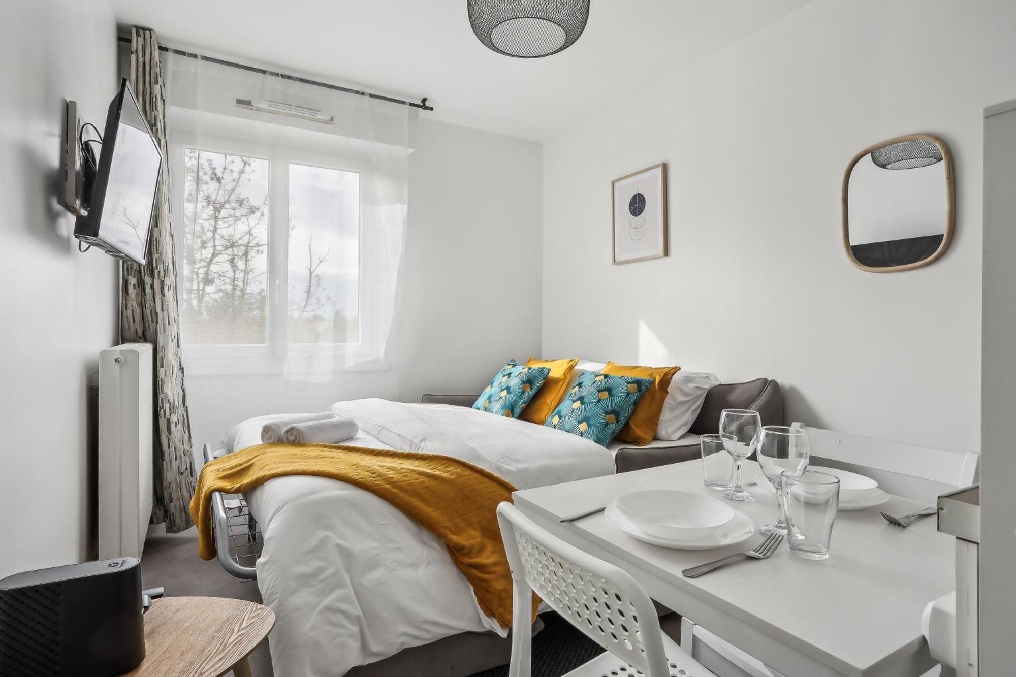 Comfortable Studio Dowtown Корбей-Есон Екстериор снимка