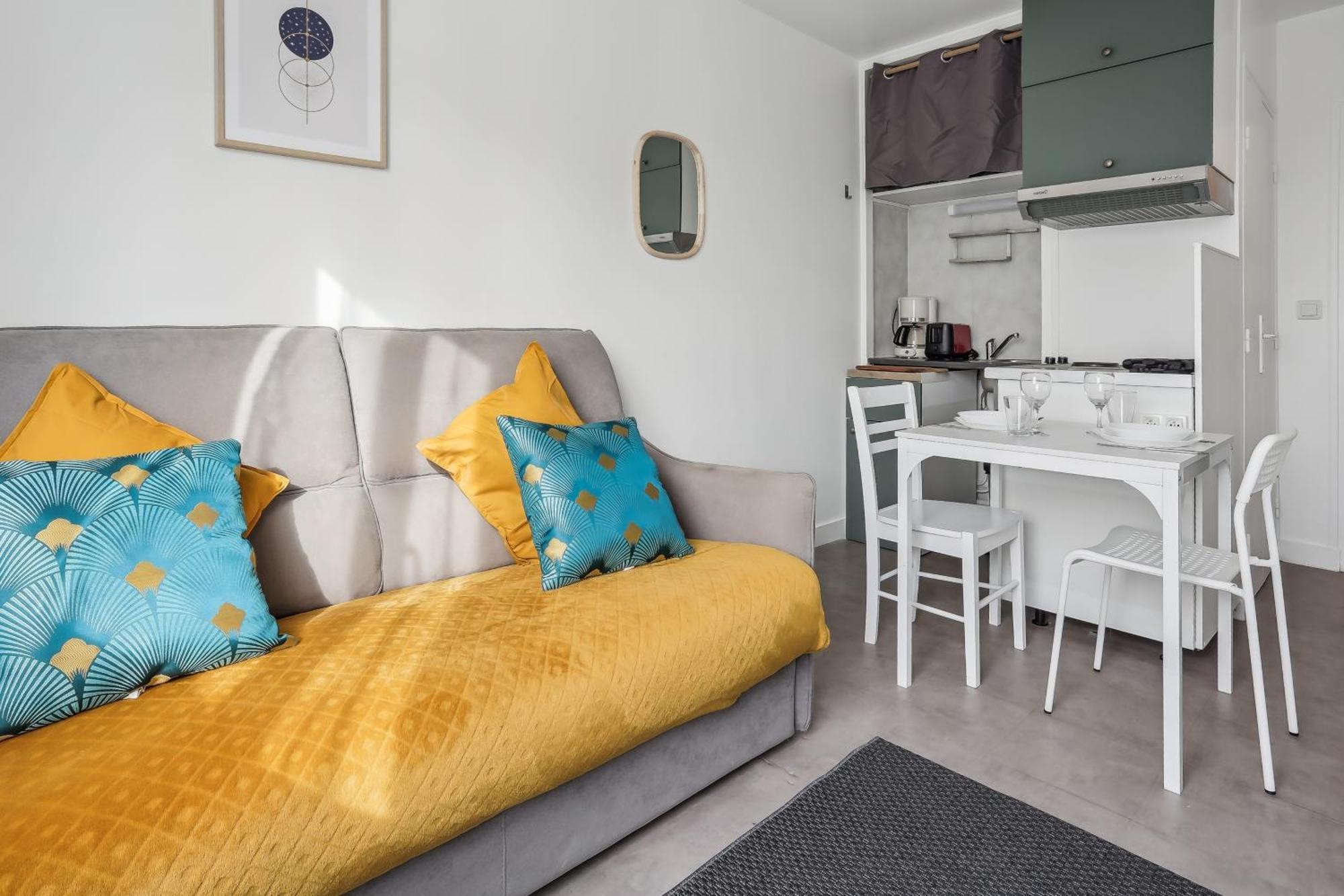Comfortable Studio Dowtown Корбей-Есон Екстериор снимка